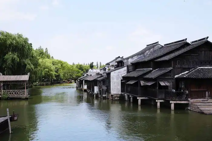 华东五市+“乌镇.木渎”+厦门、鼓浪屿、武夷山三飞11日游（独立成团）